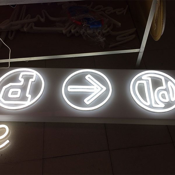 NEON SIGN 18